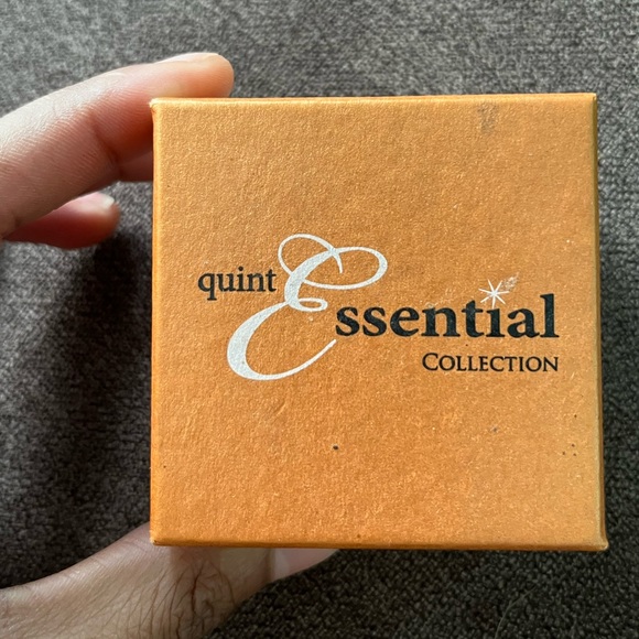 Dangle diamond triangle earrings - Picture 4 of 9